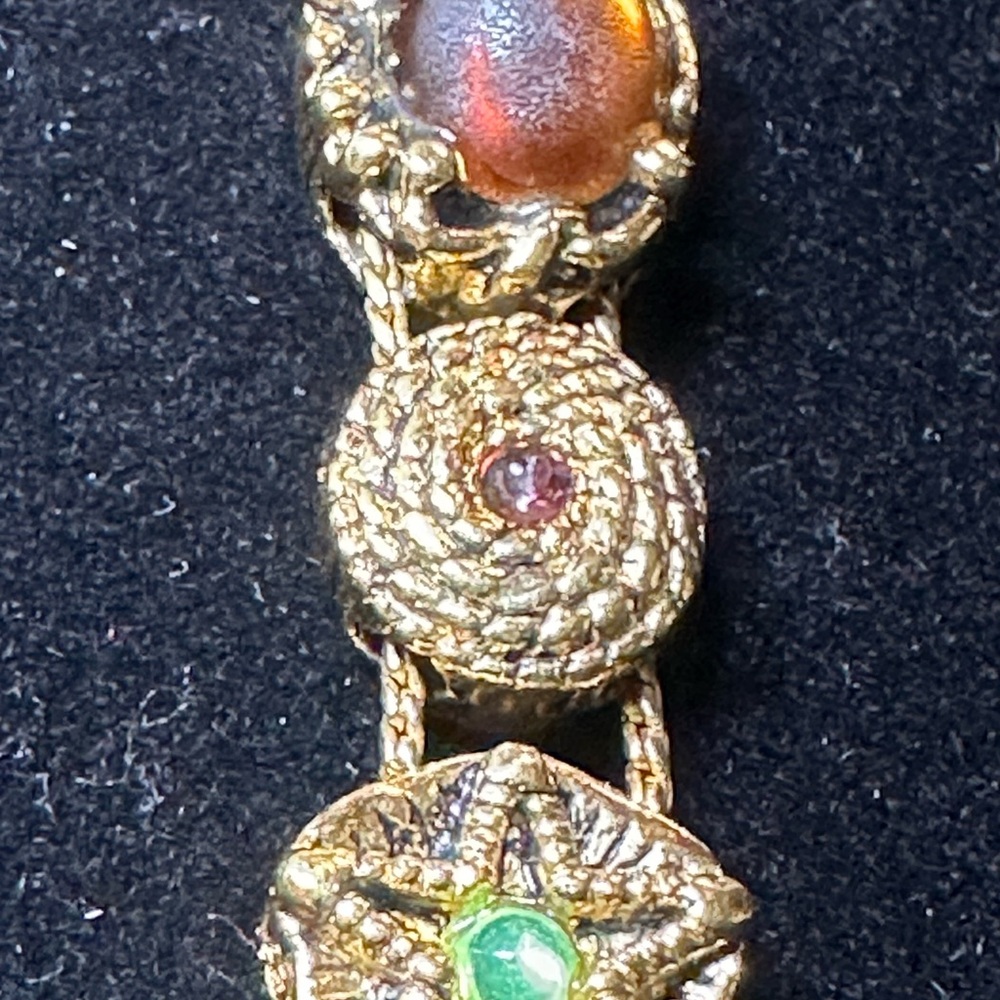 Avon vintage GRUNGE QUARTZ WATCH SLIDE CHARM BRACELET GOLD TONE- collectables - Picture 12 of 17